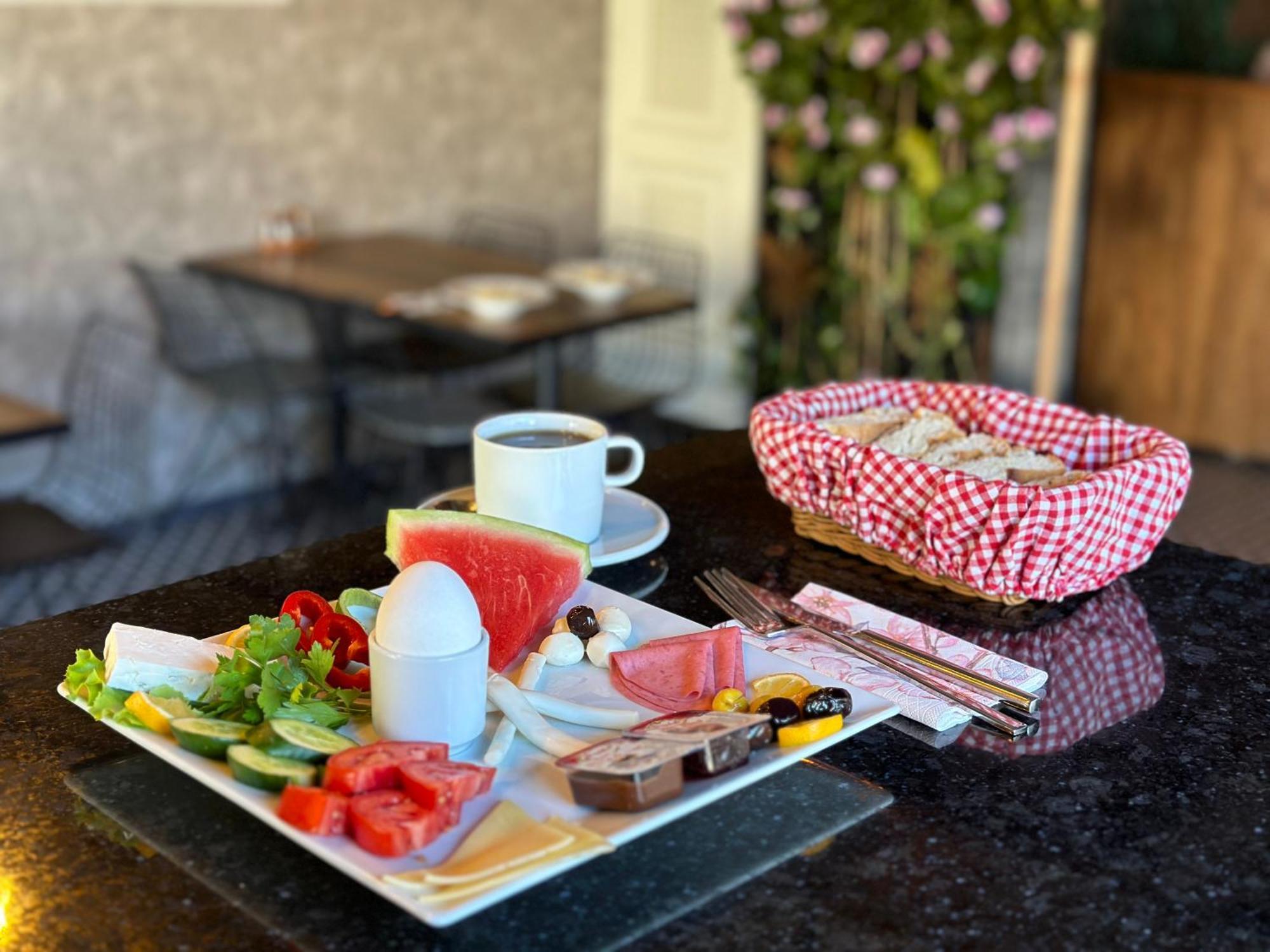 Black Art Otel Istanbul Ngoại thất bức ảnh
